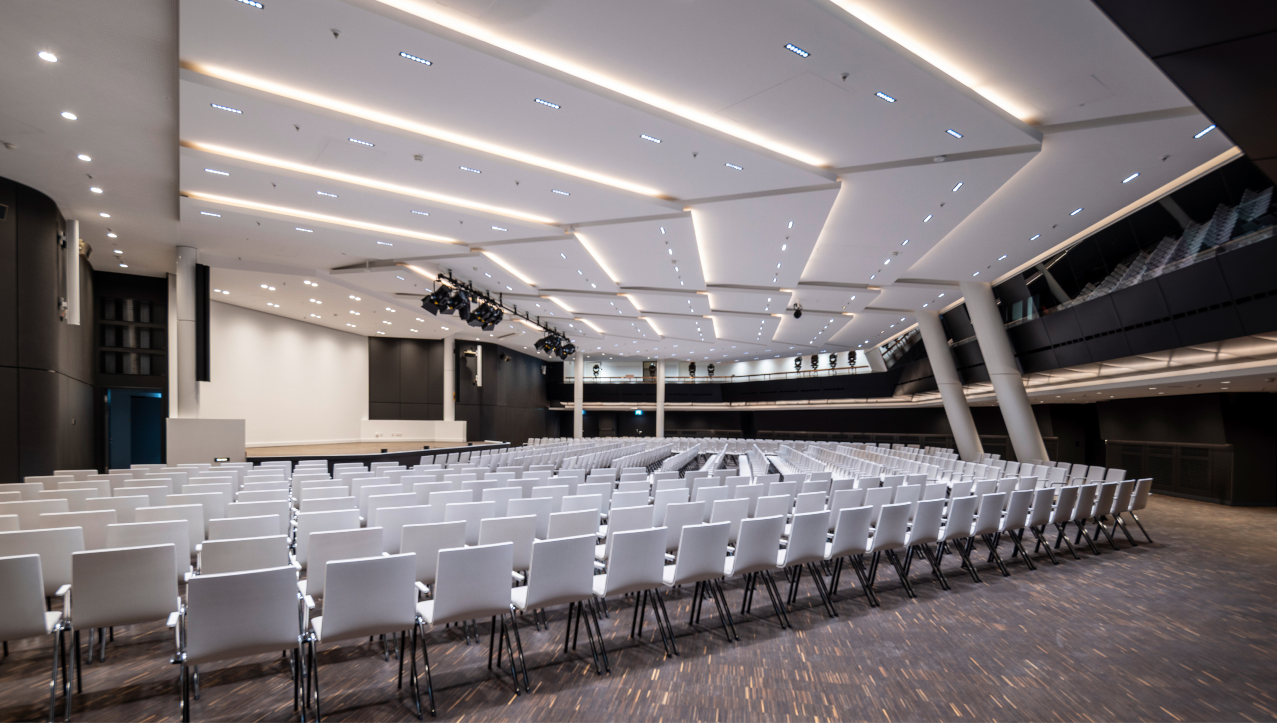 Stadthalle_KA_1500x8504